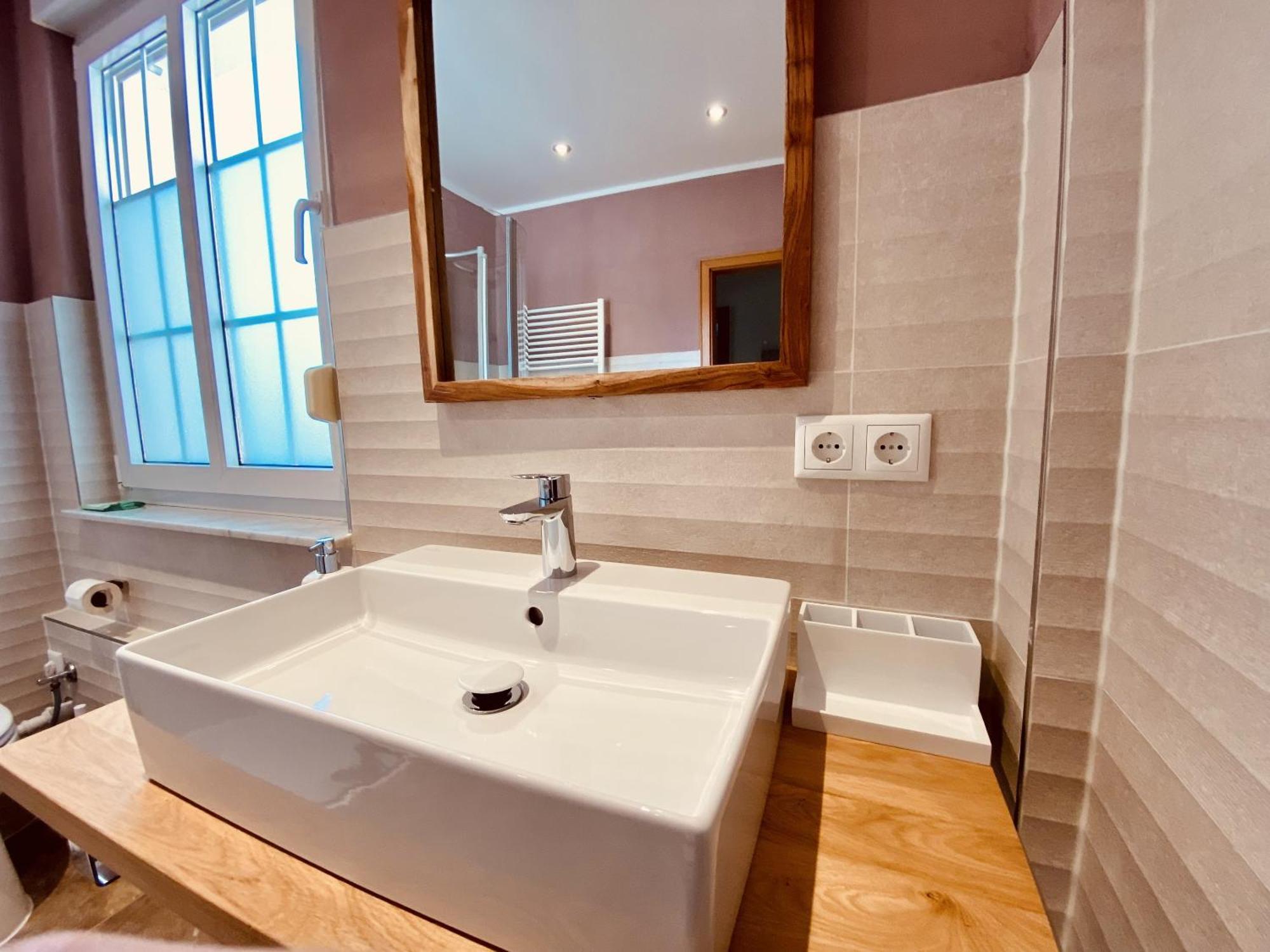 Apartment Casa Rehse - Stilvolles - 24h-self-check-in - Kostenlos Parken&wlan - öpnv 80 Meter - 55zoll-tv
